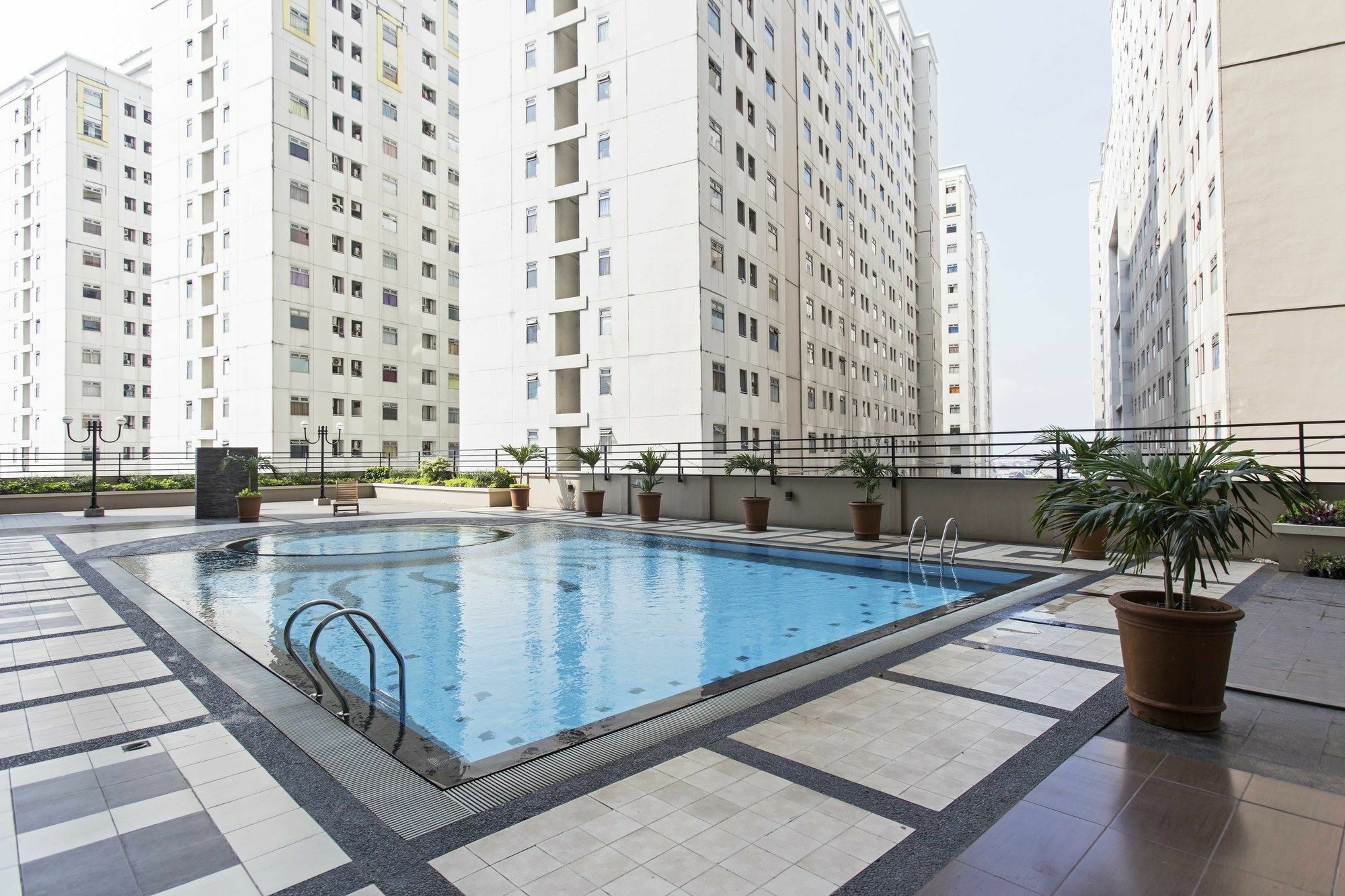 Reddoorz Apartment @ Pegangsaan Kelapa Gading 3 Yakarta Exterior foto