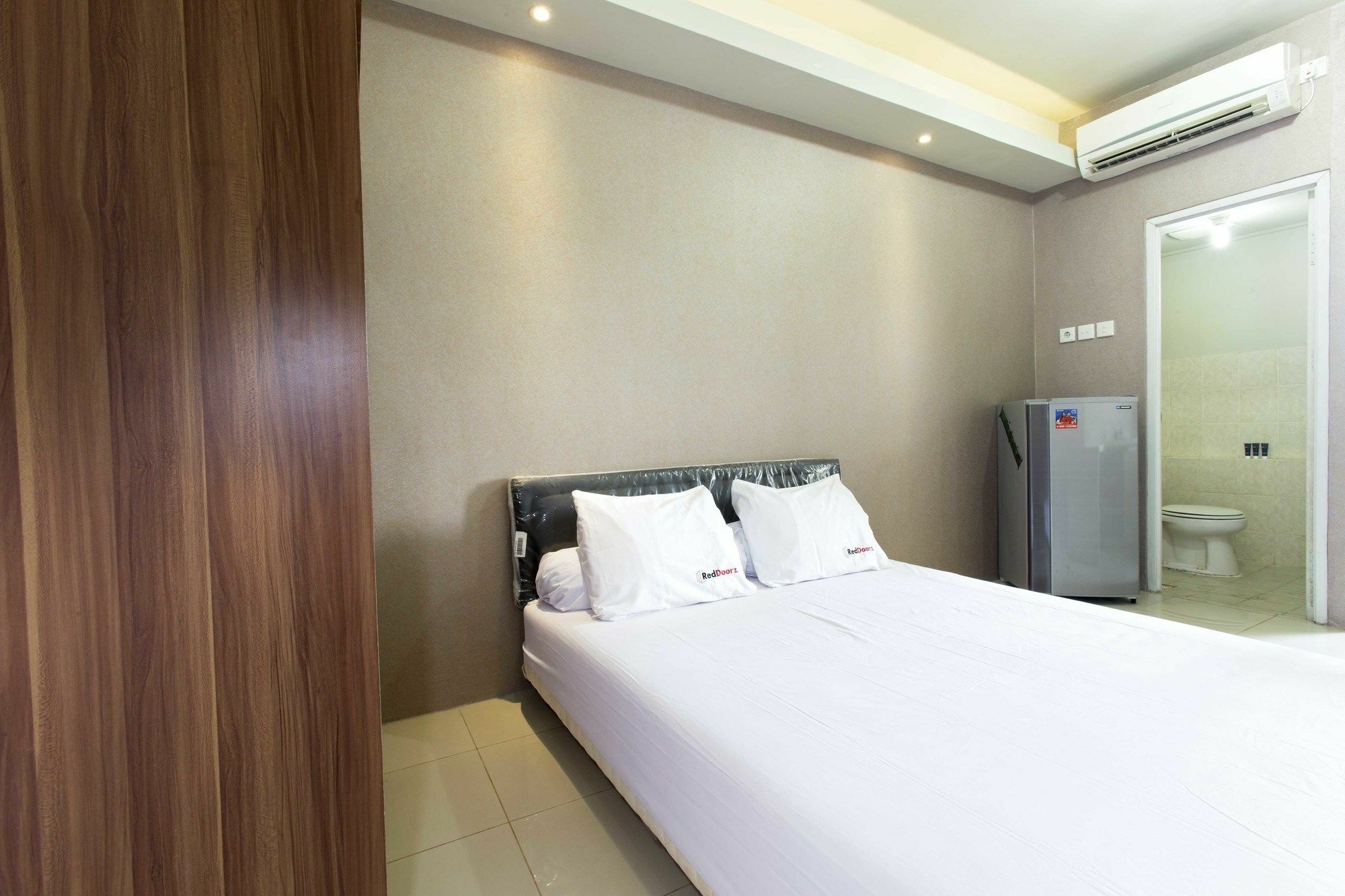 Reddoorz Apartment @ Pegangsaan Kelapa Gading 3 Yakarta Exterior foto