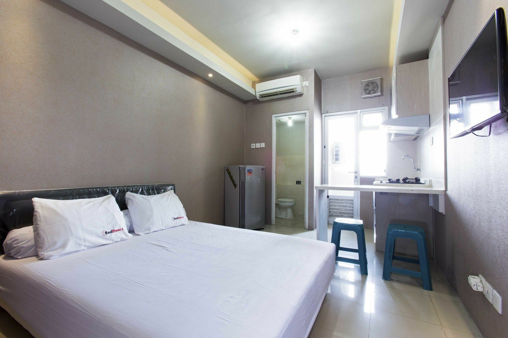 Reddoorz Apartment @ Pegangsaan Kelapa Gading 3 Yakarta Exterior foto