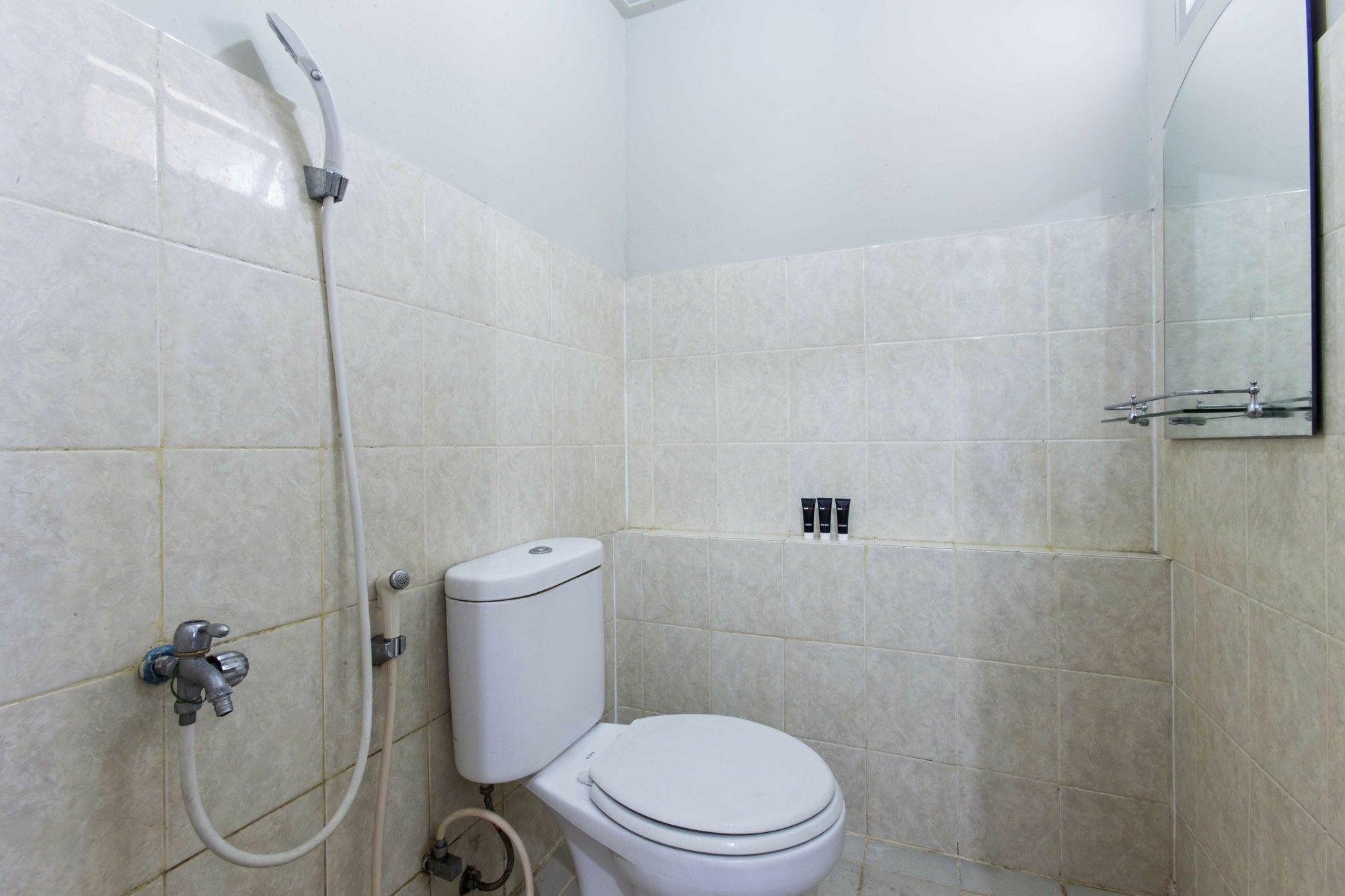 Reddoorz Apartment @ Pegangsaan Kelapa Gading 3 Yakarta Exterior foto